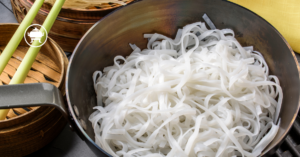 (preparing instant rice noodles)